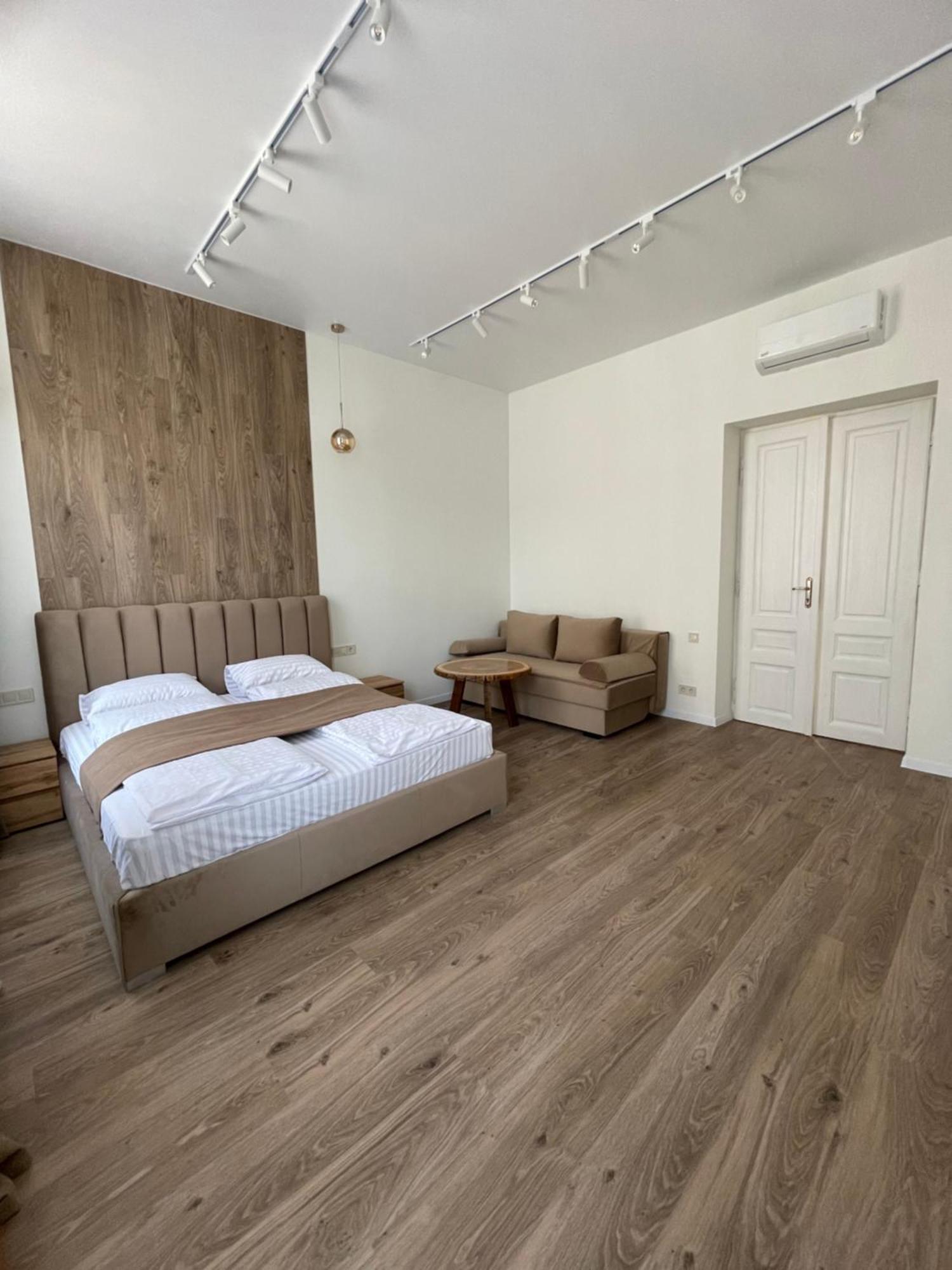 Тиктора, 3 Центр Apartment Lviv Exterior photo